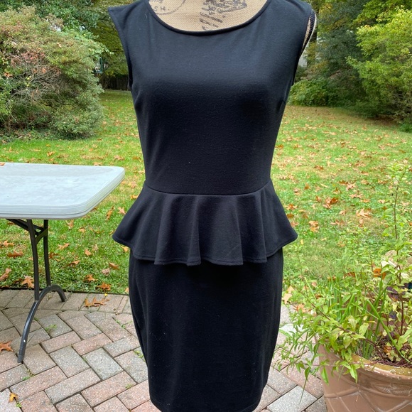 Soprano peplum simple Black cocktail dress size Large - Picture 2 of 4